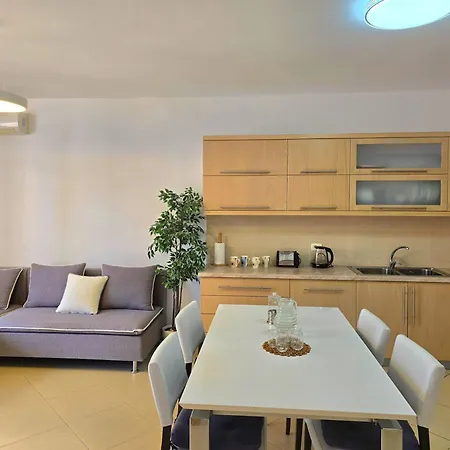Kristen Apartment