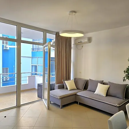 Kristen Apartment Sarande